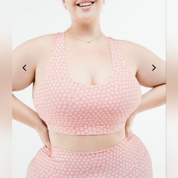 Fabletics Workout Set - Picture 9 of 12